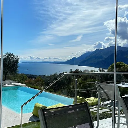 Grand View Bed and breakfast 4*