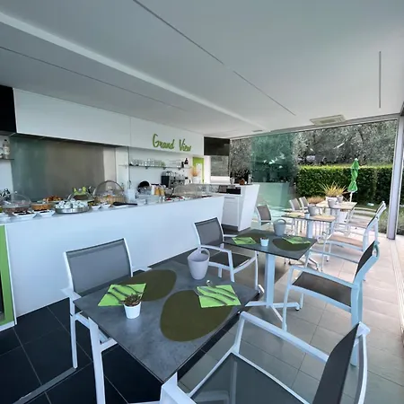 Grand View 4* מאלצ'סינה