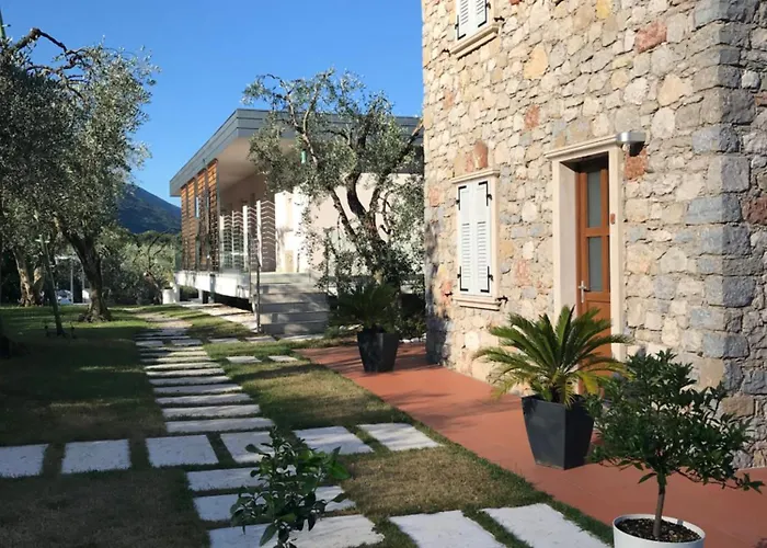 Alojamento de Acomodação e Pequeno-almoço Grand View Malcesine