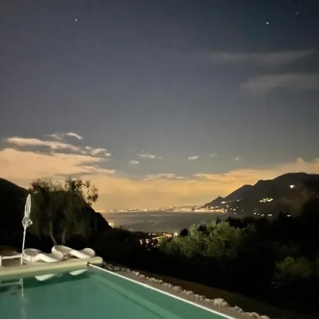 Bed and Breakfast Grand View 4*