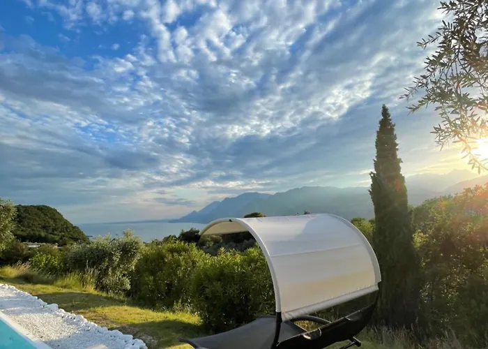 Bed and Breakfast Grand View 4*