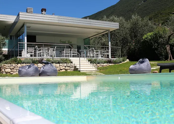 Grand View Bed and Breakfast