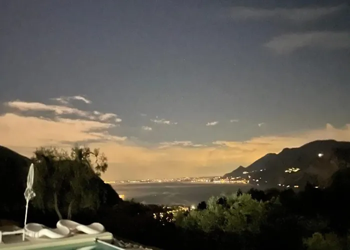 Bed and Breakfast Grand View 4*